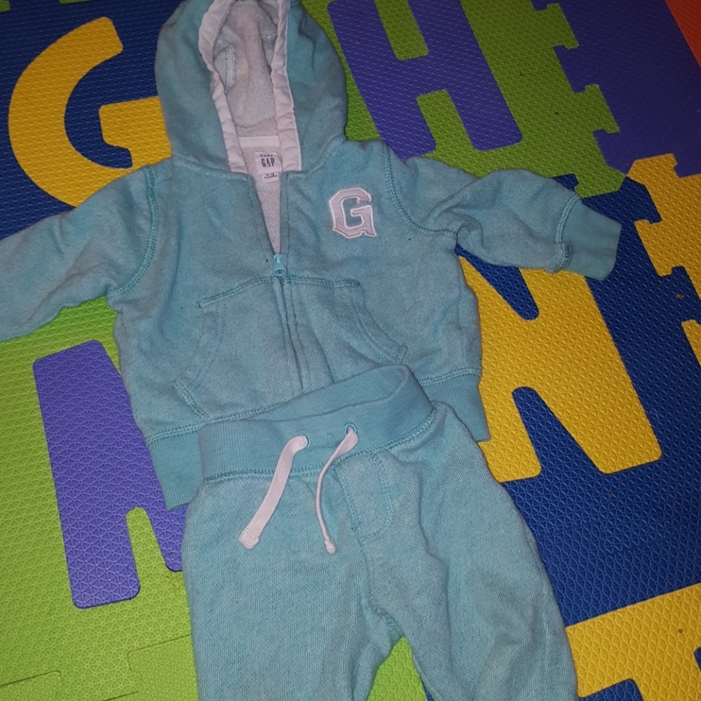 Baby GAP sweatsuit